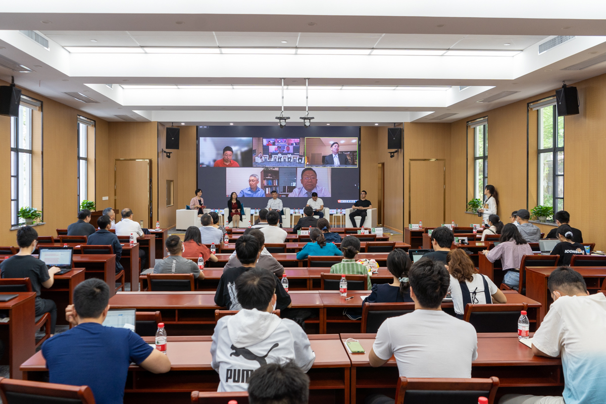 动物种业论坛现场(学通社记者 高俊 摄) 动物种业论坛现场(学通社记者 高俊 摄)